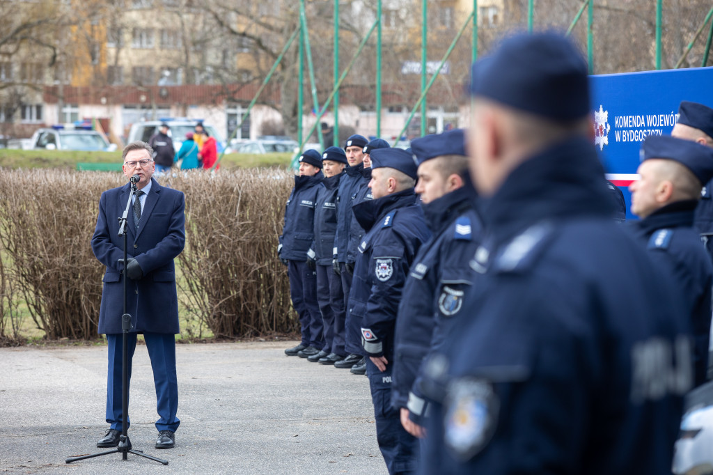 Nowe samochody dla policjantów z psami