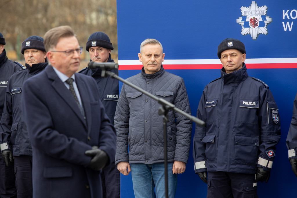 Nowe samochody dla policjantów z psami