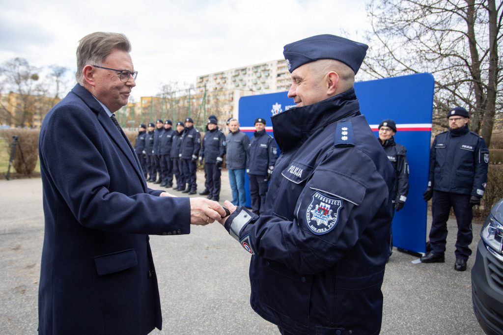 Nowe samochody dla policjantów z psami