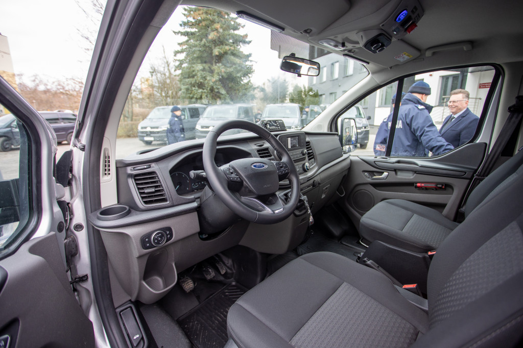 Nowe samochody dla policjantów z psami