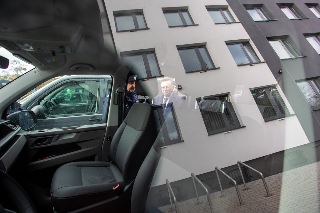 Nowe samochody dla policjantów z psami