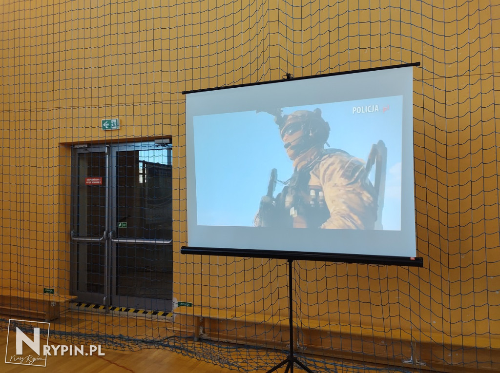 Rypińscy policjanci na targach edukacji