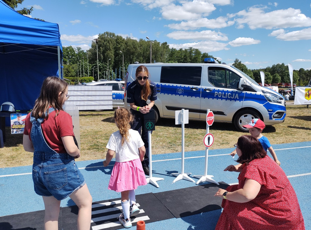 Policjanci na Dniu Dziecka w Rypinie