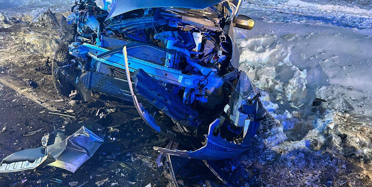 Czołówka dwóch samochodów osobowych - 7 osób poszkodowanych