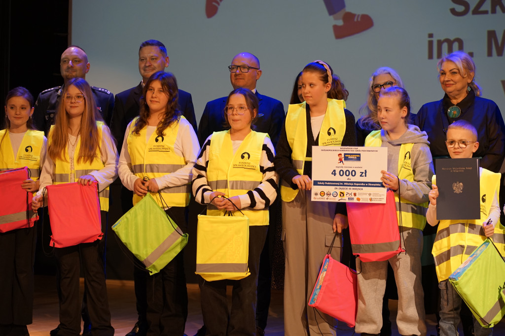 Laureaci Konkursu „Odblaskowa szkoła” 2025 uhonorowani w Bydgoszczy