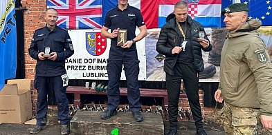 Pokonał Maraton Komandosa z 10kg plecakiem! Policjant z Świecia najlepszy w Polsce-5510
