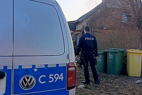 Policjanci z Wąbrzeźna uratowali mężczyznę z pożaru