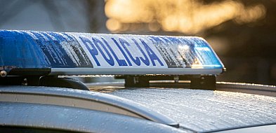 Kobieta wbiła sobie nóż w szyję - o włos od tragedii-7827