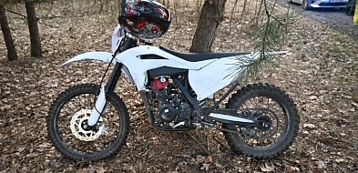 Nieodpowiedzialny motocyklista: alkohol, brak prawa jazdy i ubezpieczenia