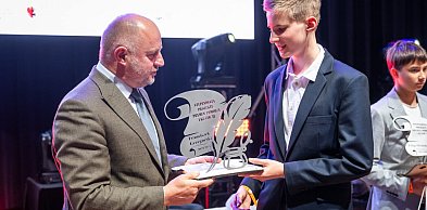 Ambitni i pracowici – marszałkowskie stypendia dla prymusów