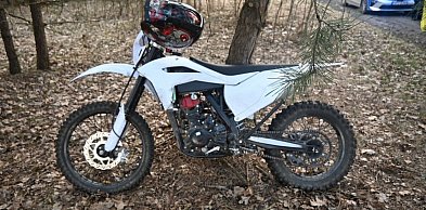 Nieodpowiedzialny motocyklista: alkohol, brak prawa jazdy i ubezpieczenia