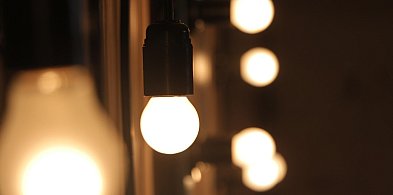 Rachunki za prąd pójdą w dół. Rząd usuwa opłatę doliczaną od lat-7798