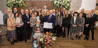 Medale marszałka dla stuletnich mieszkanek regionu