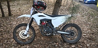 Nieodpowiedzialny motocyklista: alkohol, brak prawa jazdy i ubezpieczenia