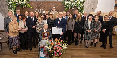 Medale marszałka dla stuletnich mieszkanek regionu