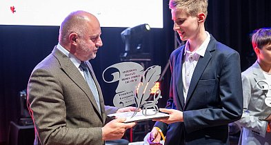 Ambitni i pracowici – marszałkowskie stypendia dla prymusów