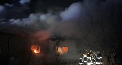 Pożar budynku gospodarczego w Otorowie opanowany przez strażaków