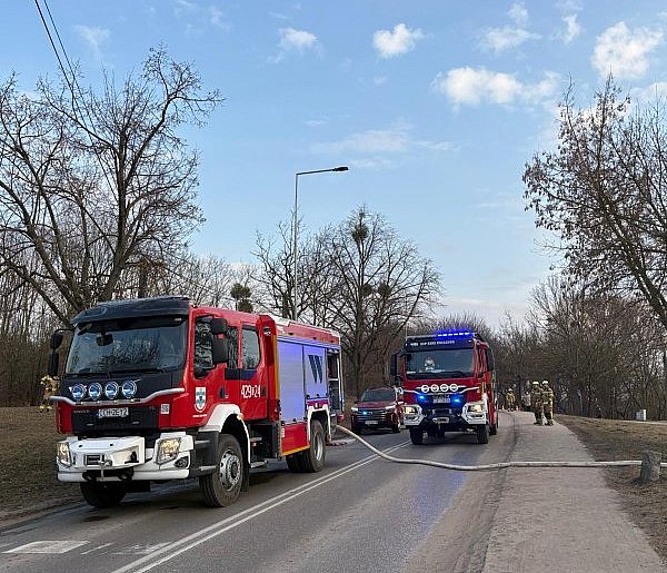 Uszkodzony gazociąg DN200. Ewakuacja i działania służb.