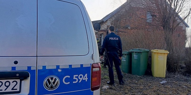 Policjanci z Wąbrzeźna uratowali mężczyznę z pożaru