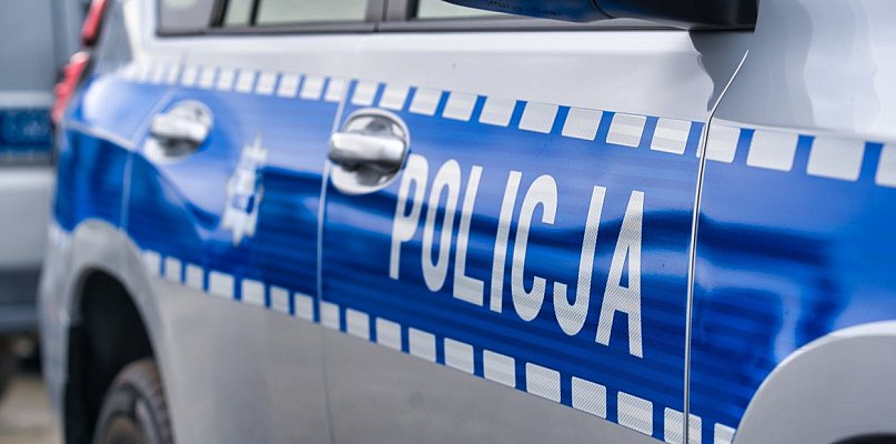 Kierowali pomimo sądowych zakazów, zatrzymali ich policjanci