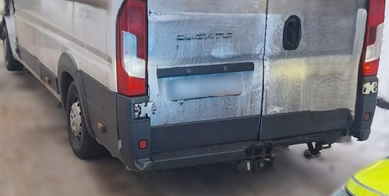 Kierował pojazdem pomimo dwóch zakazów i cofniętych uprawnień a do tego ... był po