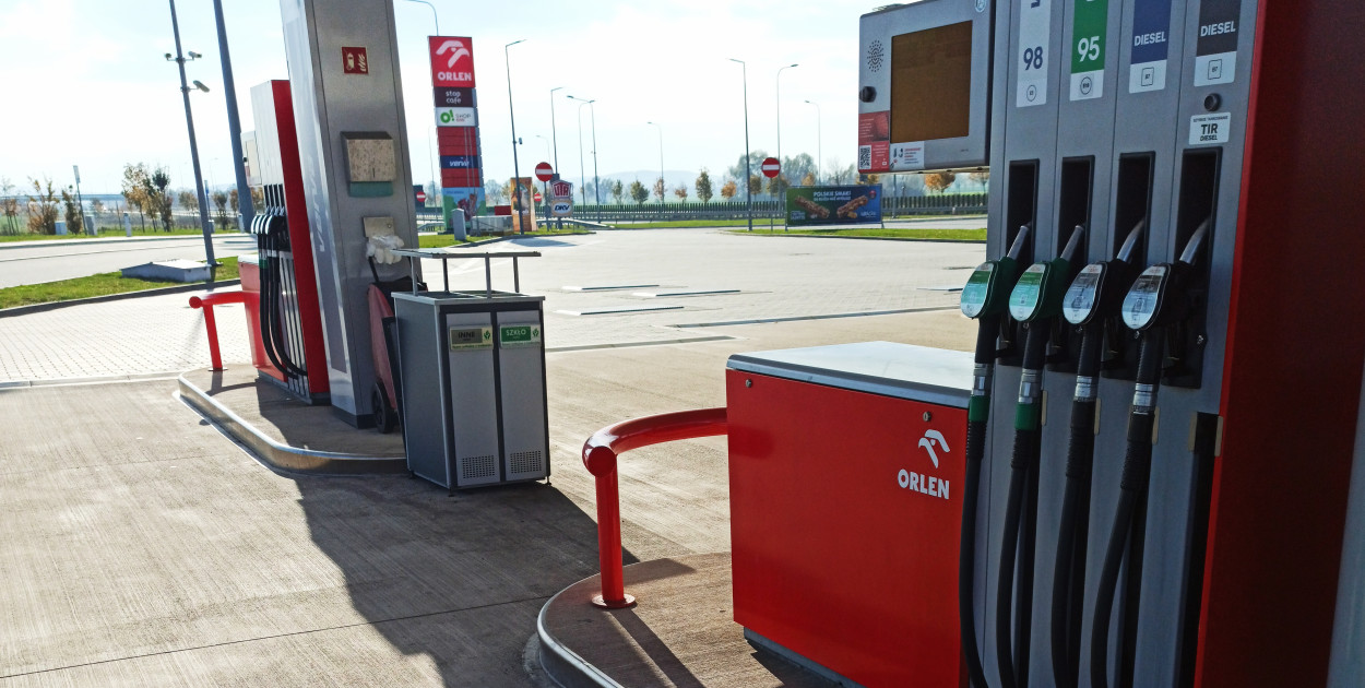 Drożyzna na stacjach paliw. Rząd rozważa obniżkę podatku
