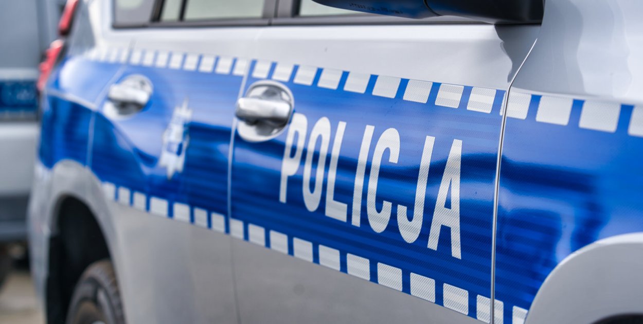 Kierowali pomimo sądowych zakazów, zatrzymali ich policjanci